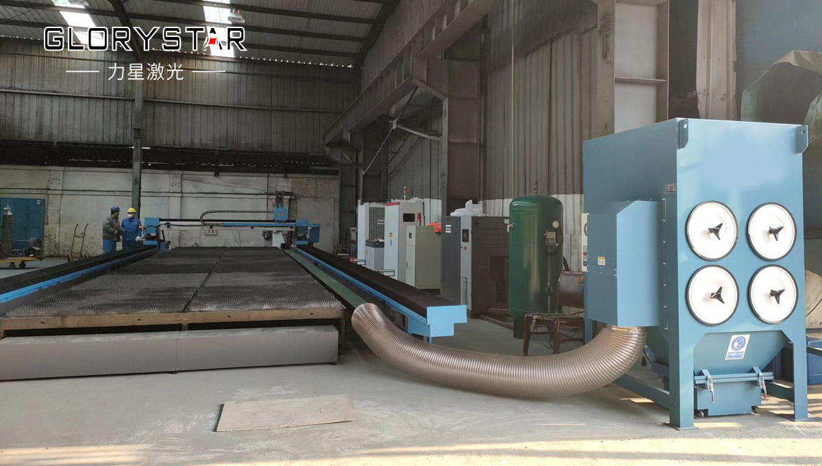 力星激光：超大幅面、超高功率地軌式光纖激光切割機(jī)“牛氣”出貨