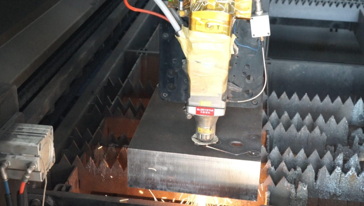 每日激光切割技術(shù)分享：不銹鋼低壓穿孔的工藝方法