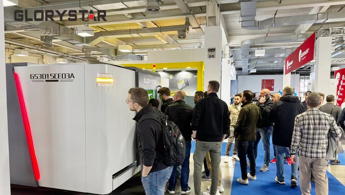 力星激光萬(wàn)瓦級(jí)激光切割機(jī)亮相意大利工業(yè)展，引爆行業(yè)熱潮